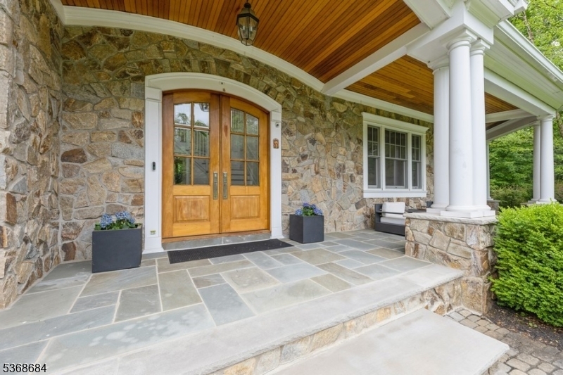 Property Photo:  3 Bridle Way  NJ 07458 