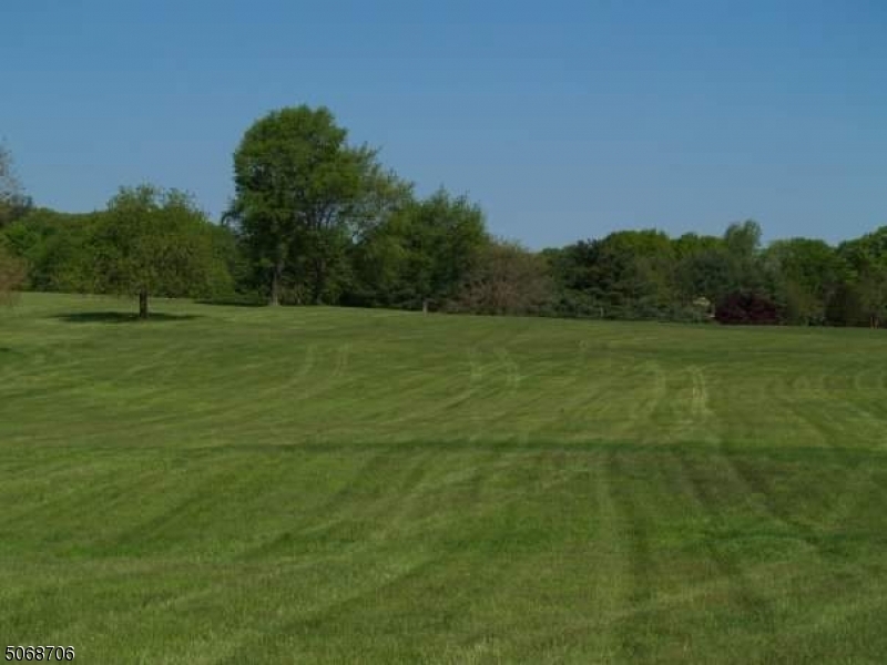 Property Photo:  5 Exmoor Dr  NJ 07945 