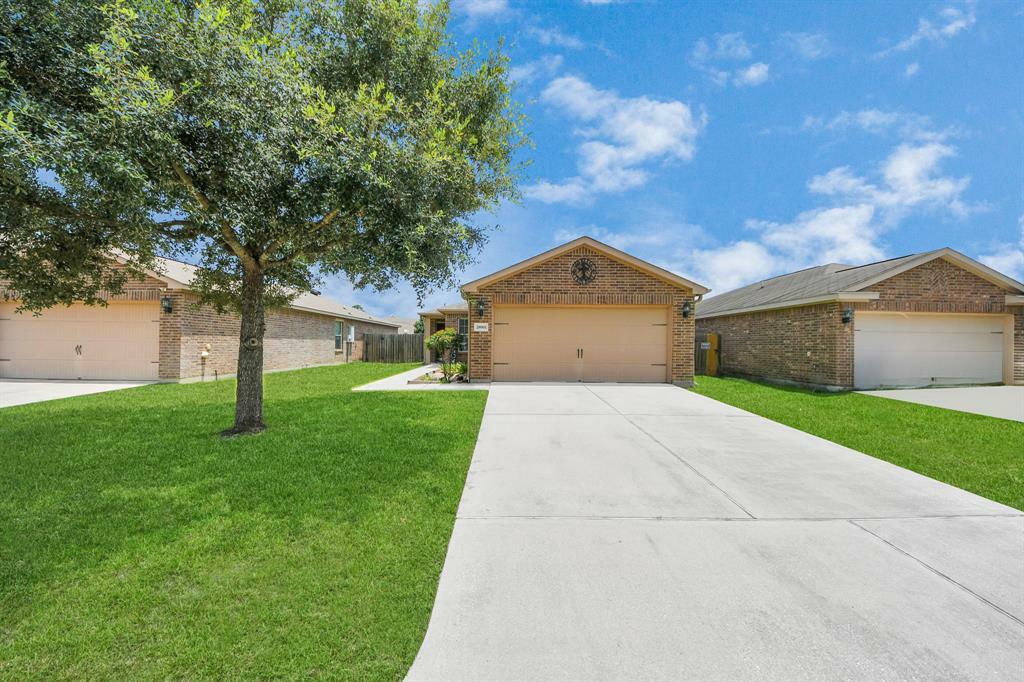 Property Photo: 28961 San Bernard River Loop TX 77386