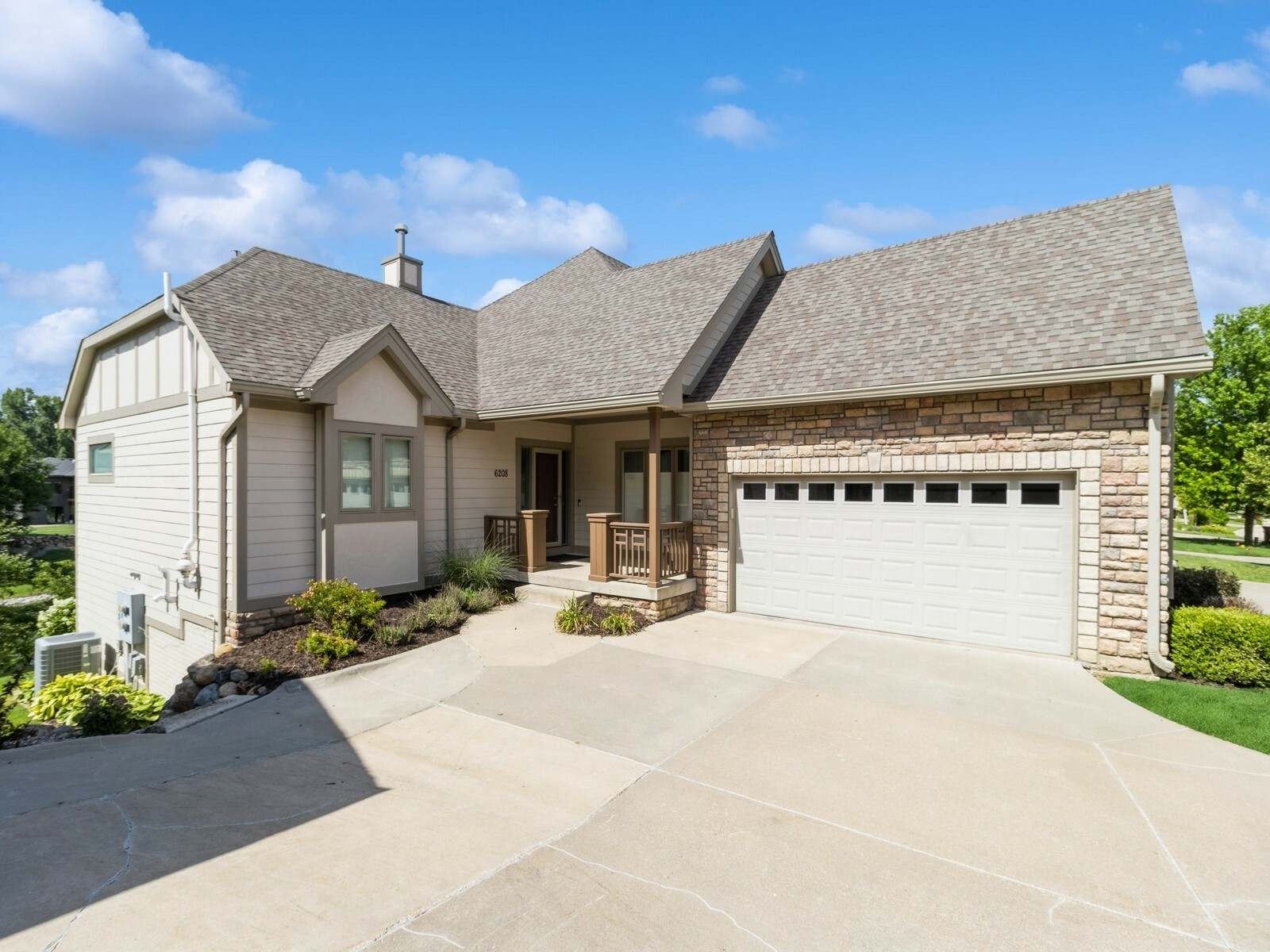 6208 Waterford Court  Johnston IA 50131 photo