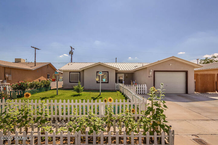 Property Photo:  605 Vista Del Sol Place  NM 88007 