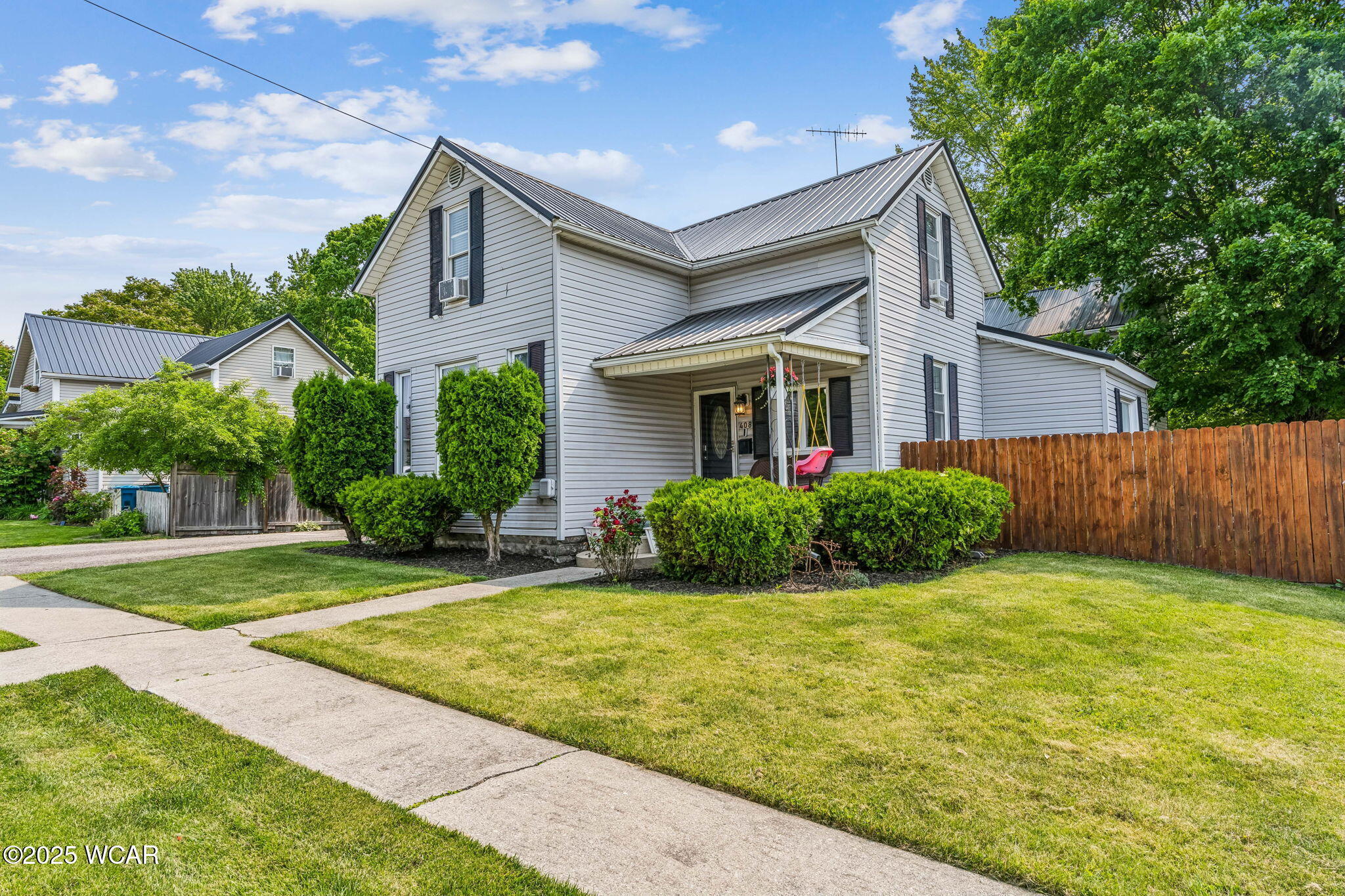 Property Photo: 408 Vine Street OH 43326