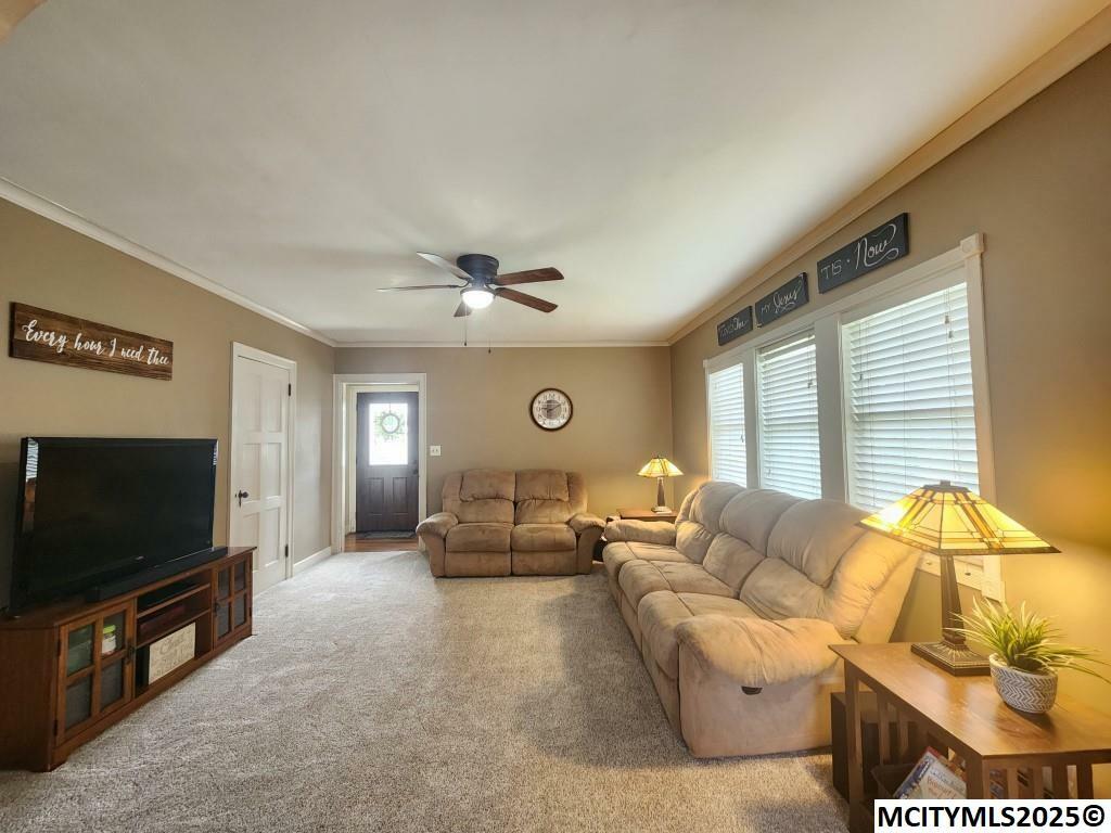 Property Photo:  1306 N Rhode Island  IA 50401 
