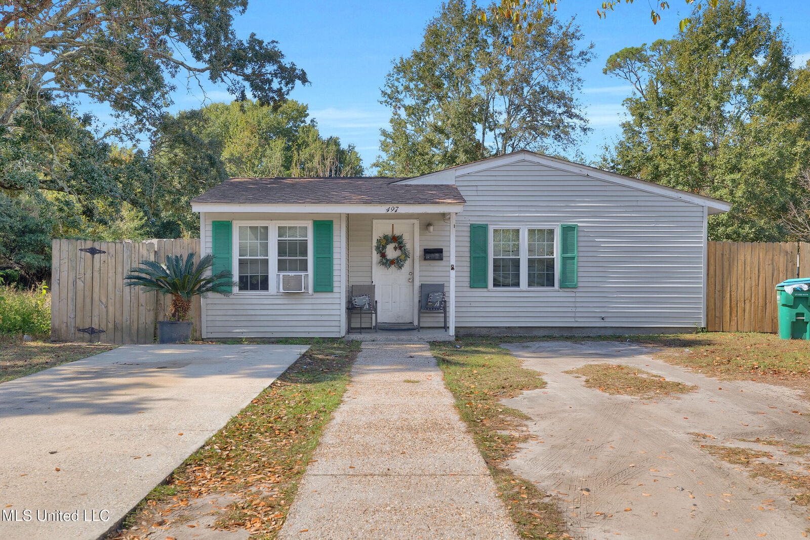 Property Photo:  497 Northeast Avenue  MS 39507 