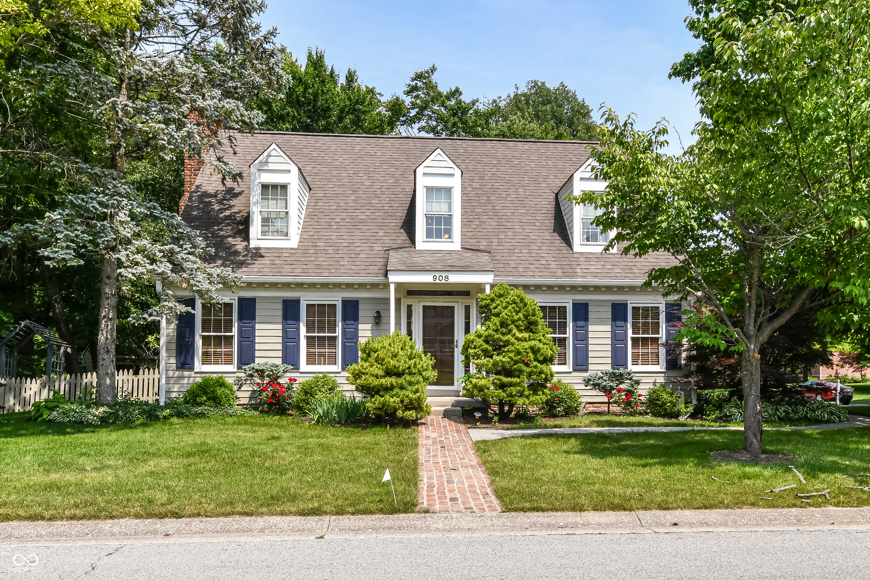 Property Photo:  908 Queensbury Drive  IN 46062 