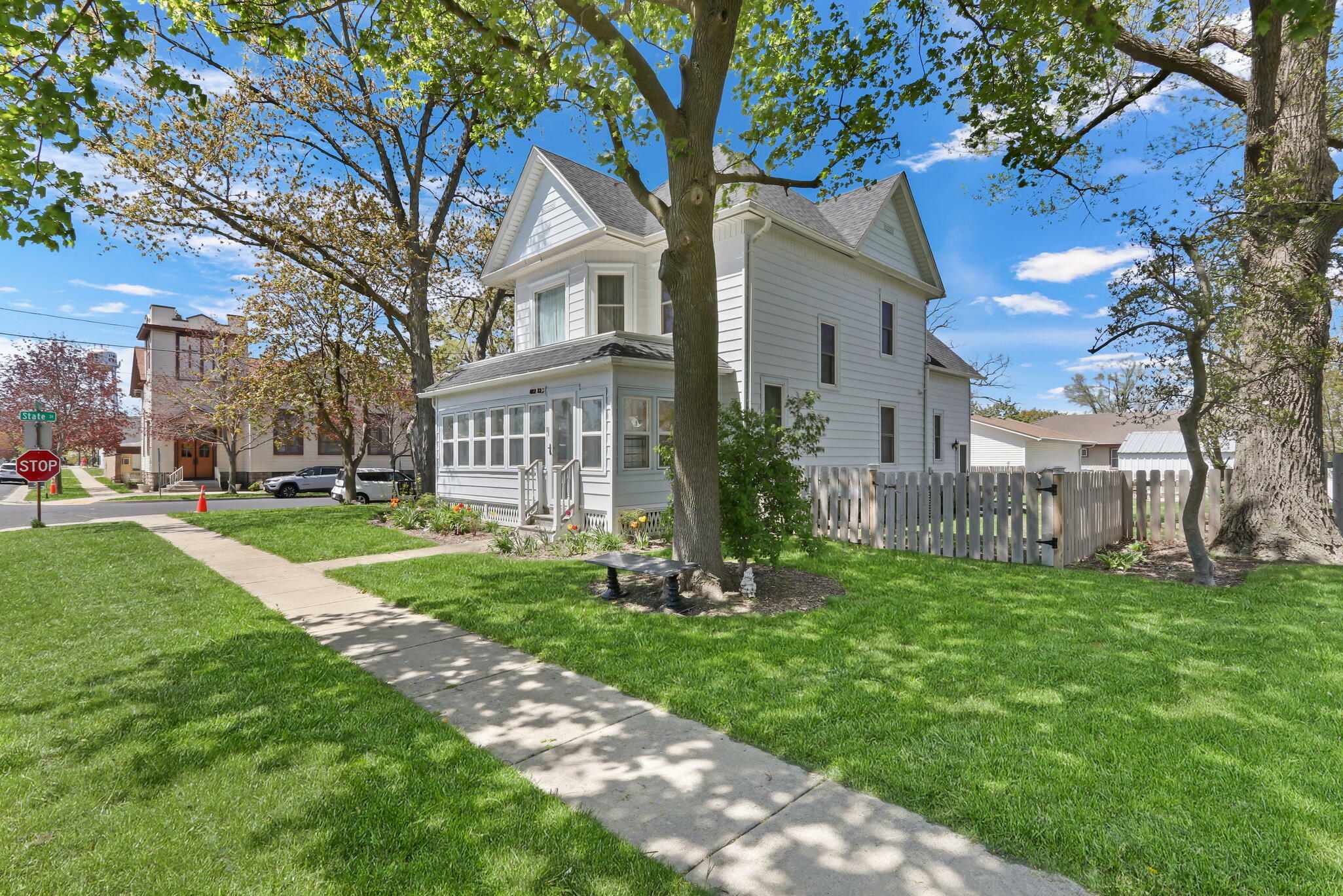 Property Photo:  822 12th Ave  WI 53182 