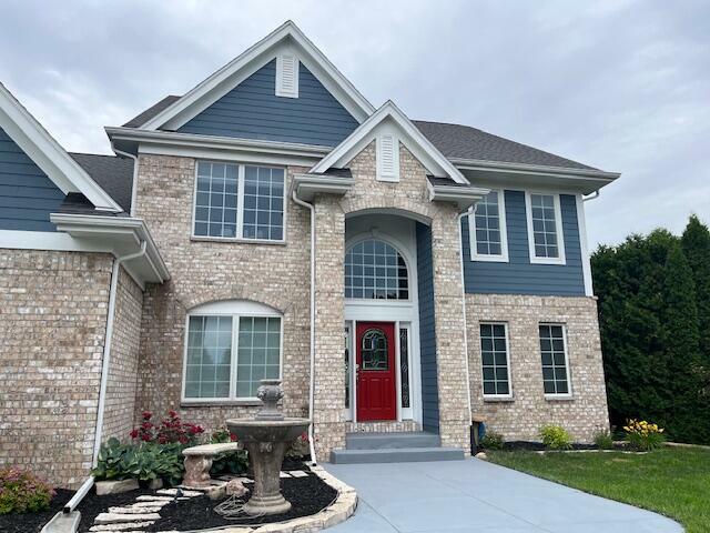 Property Photo: 844 Oak Ridge Cir WI 53027