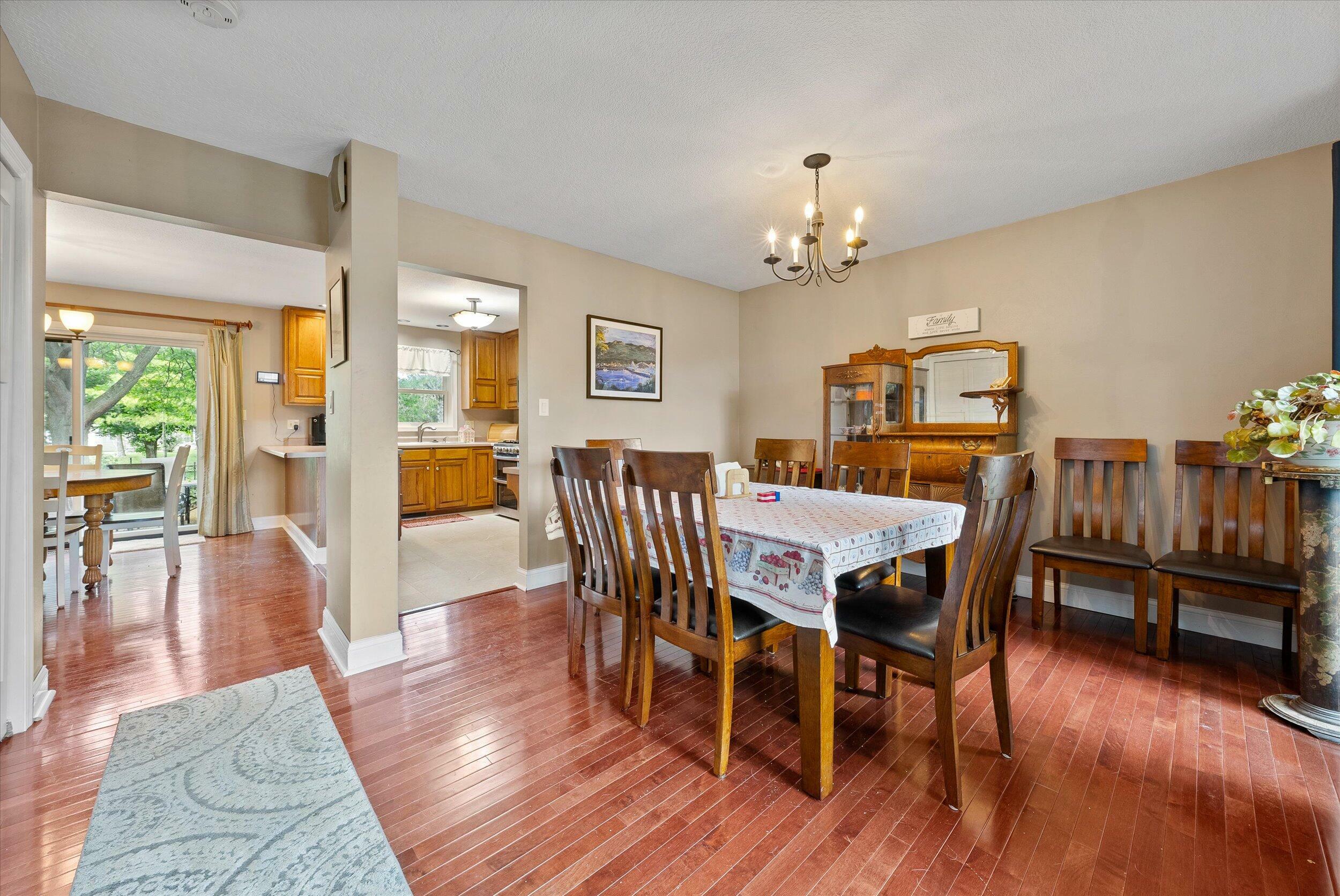 Property Photo:  3912 Pineview Ct  WI 53083 