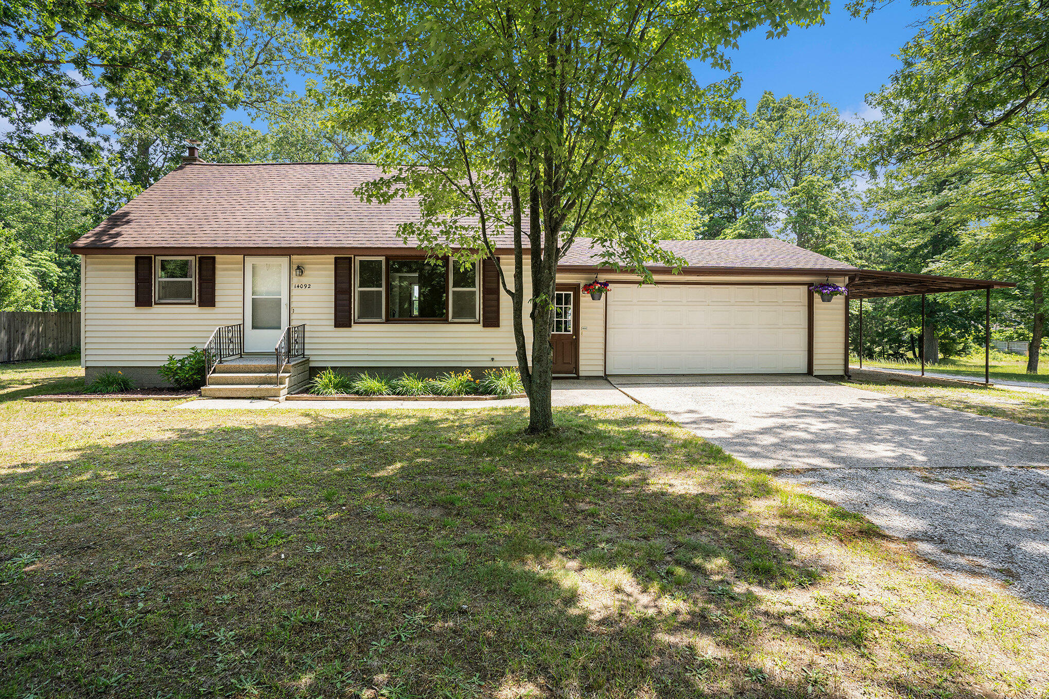 Property Photo: 14092 152nd Avenue MI 49417
