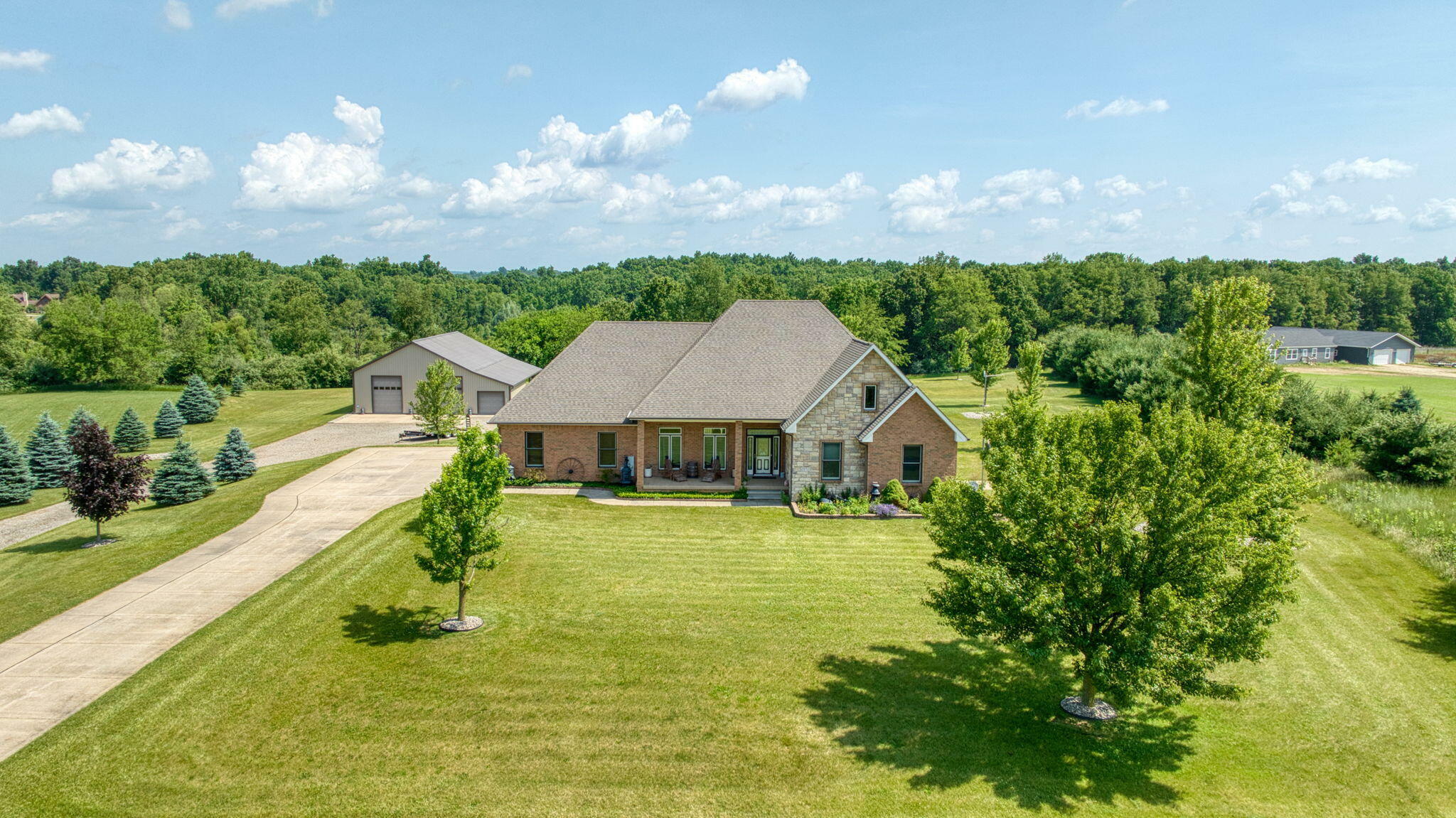 Property Photo:  17172 Country Drive  MI 48158 