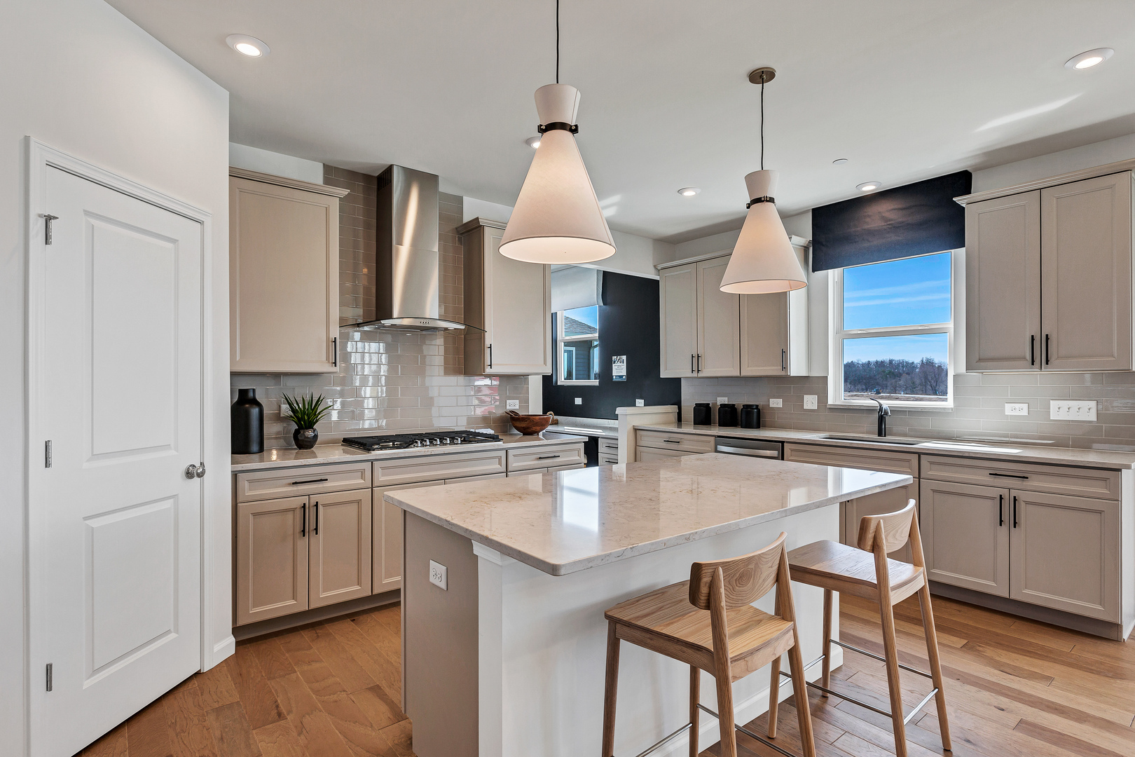 Property Photo: 6226 Lafond Circle IL 60532