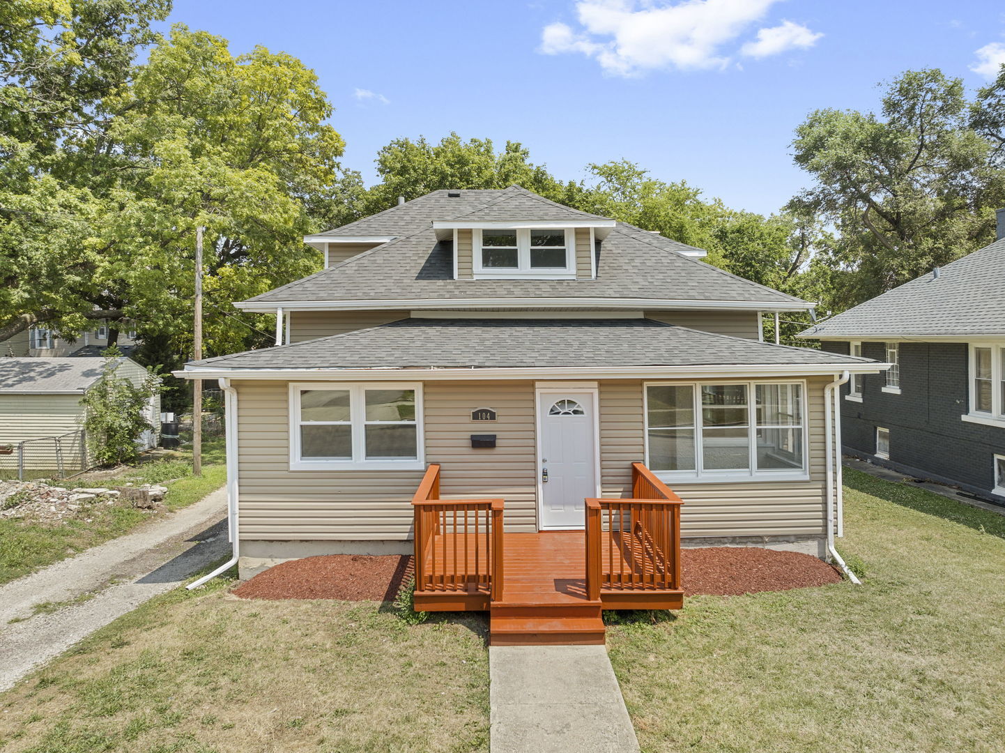 Property Photo: 104 Seeser Street IL 60436