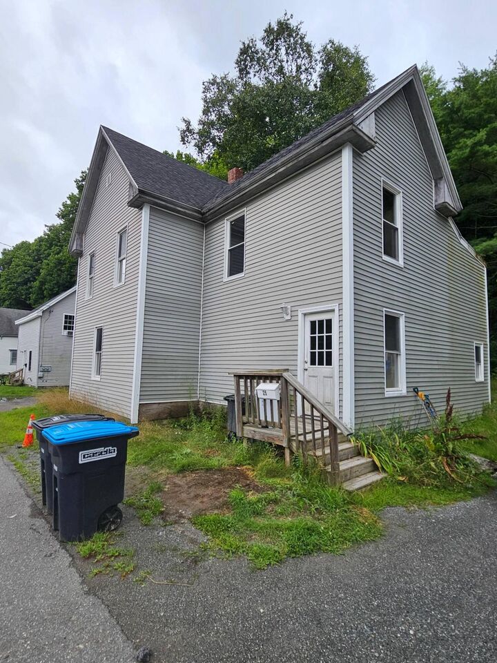 25 Margin Street  Orono ME 04473 photo