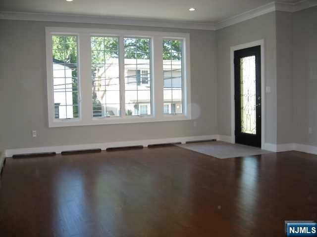 Property Photo: 818 Jassamine Way NJ 07024