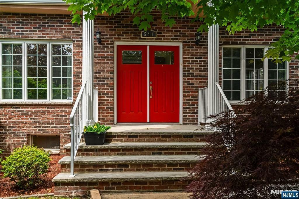 Property Photo:  541 Forest Avenue  NJ 07652 