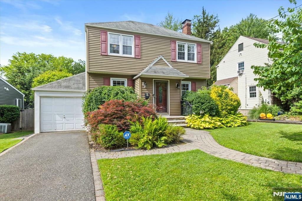 426 Cumberland Avenue  Teaneck NJ 07666 photo