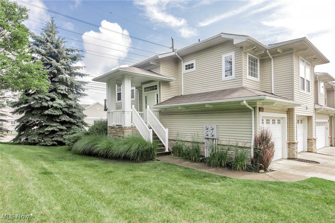 Property Photo: 101 Stonegate Circle OH 44131