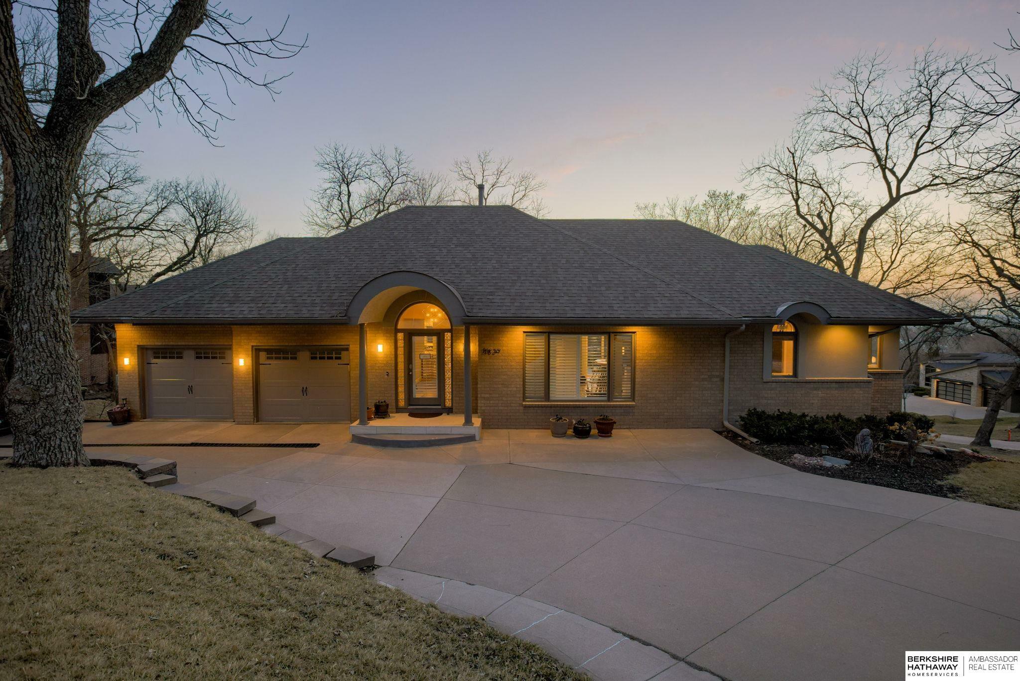 21839 Hillandale Road  Elkhorn NE 68022 photo