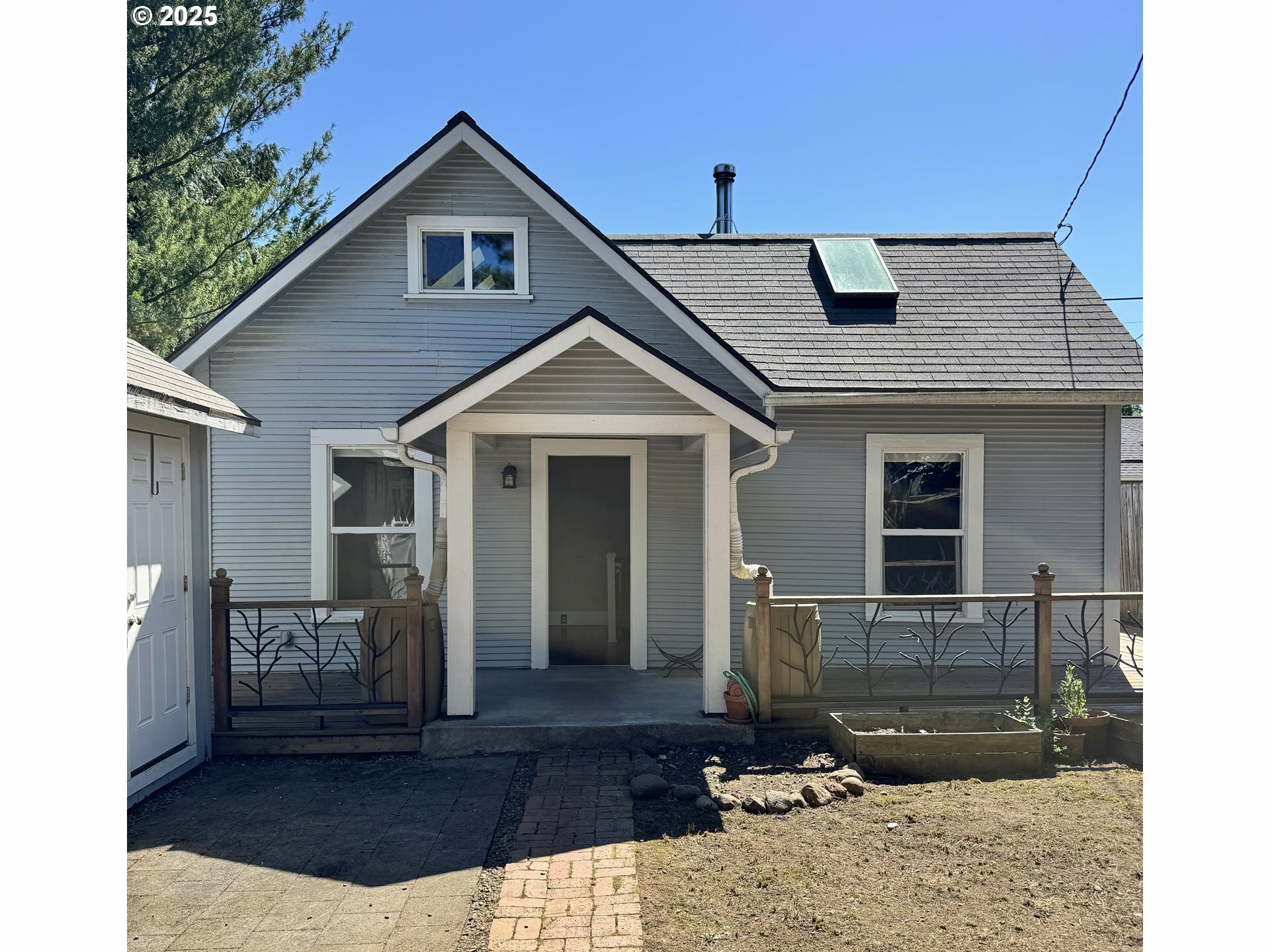 Property Photo:  4706 NE 24th Ave  OR 97211 
