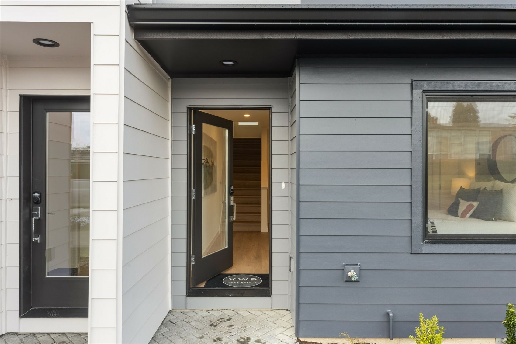 Property Photo: 9225 D 14th Avenue NW WA 98117