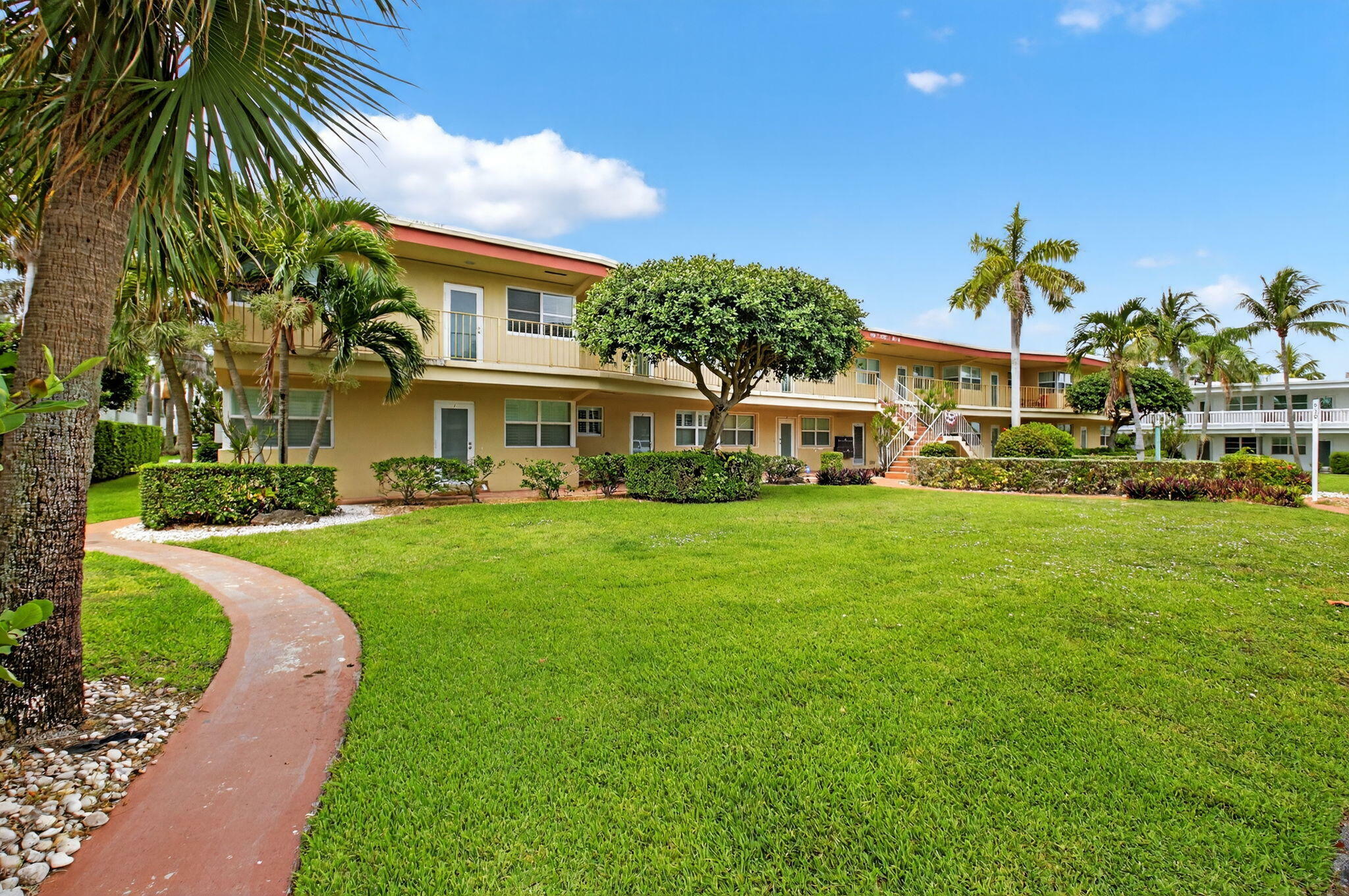 Property Photo:  930 Osceola Drive 8  FL 33432 