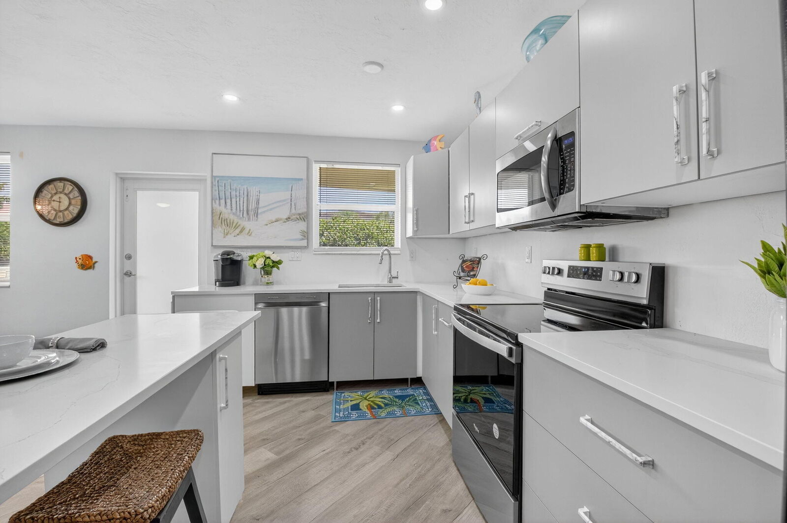 Property Photo:  930 Osceola Drive 8  FL 33432 