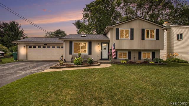 1875 Lakesview Drive  Oxford Twp MI 48371 photo