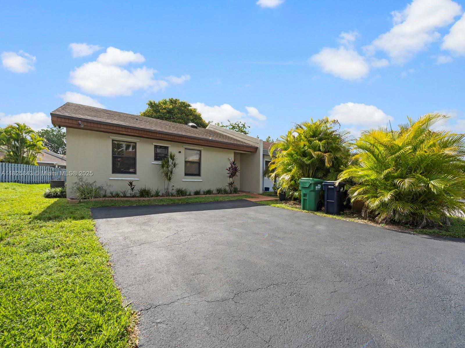Property Photo: 5207 SW 141st Pl 5207 FL 33175