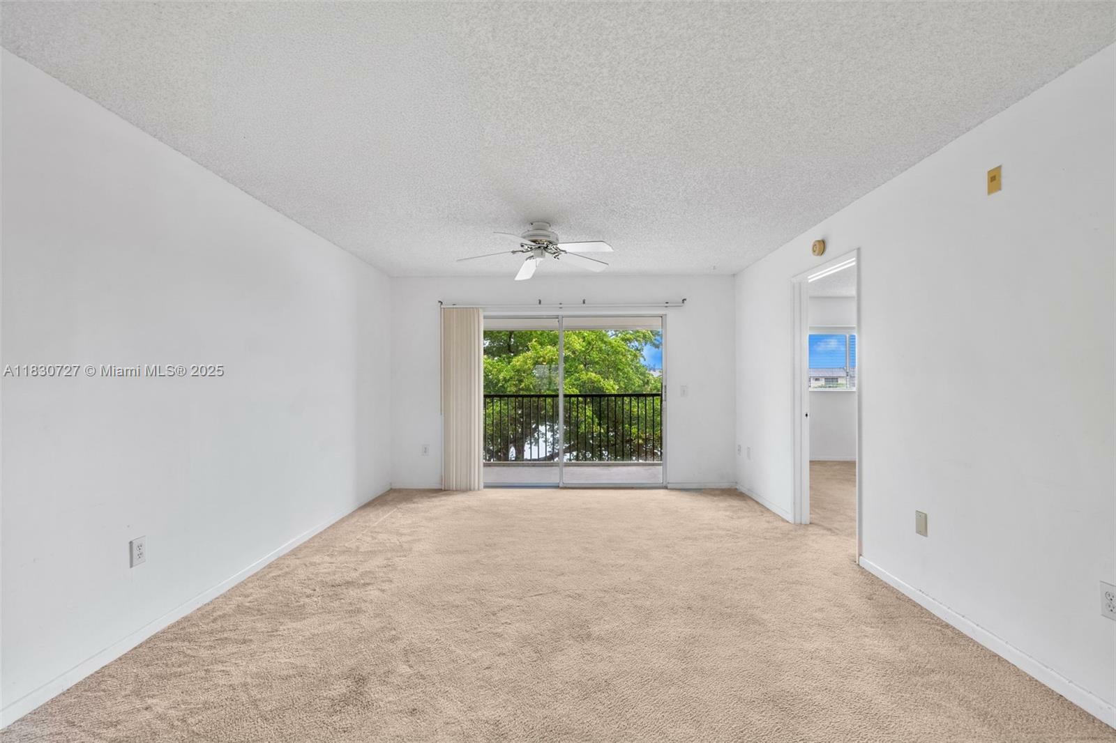 Property Photo: 13701 SW 12th St 405A FL 33027