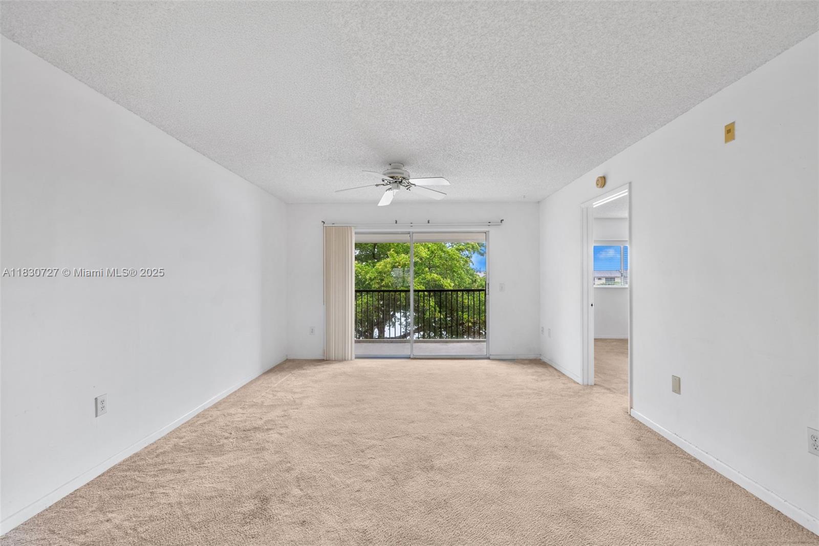 Property Photo: 13701 SW 12th St 405A FL 33027