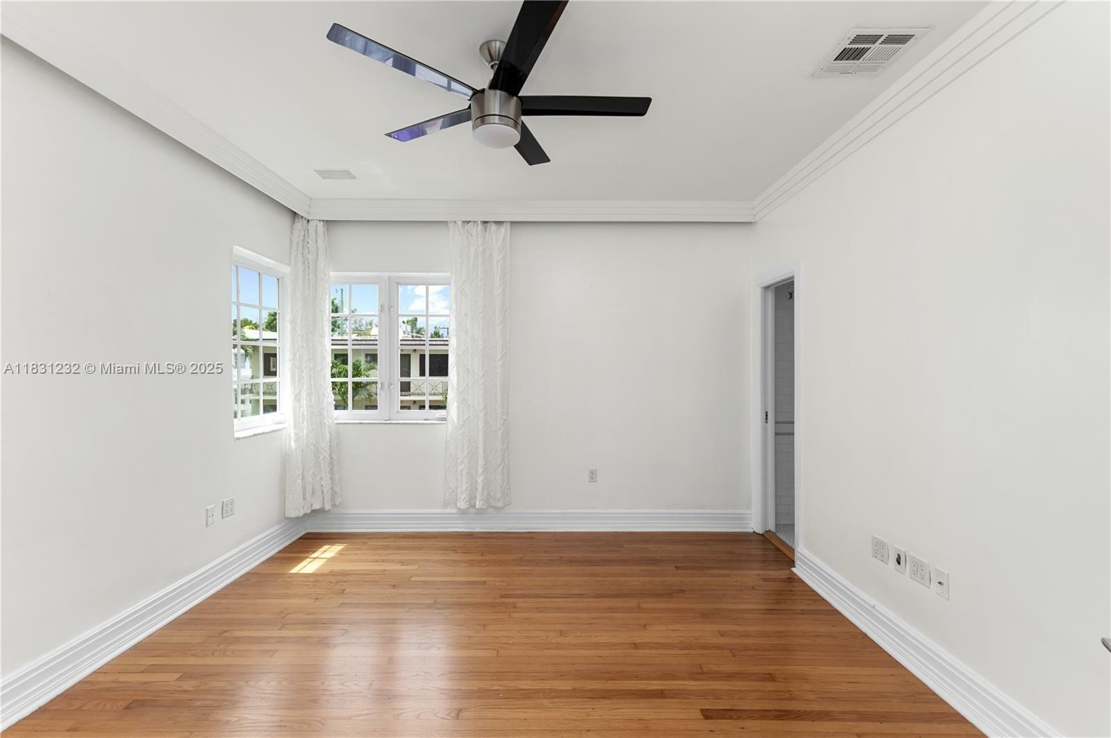 Property Photo: 735 14th Pl 3 FL 33139