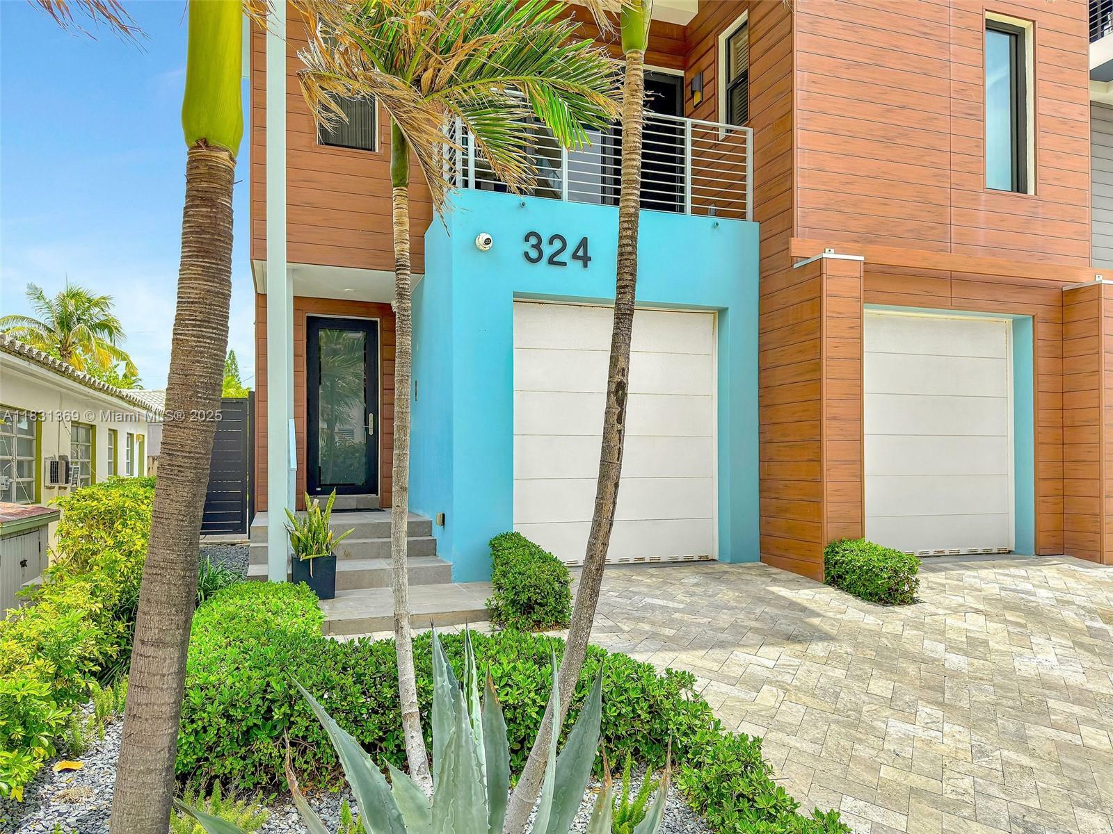 Property Photo:  324 Balboa St  FL 33019 