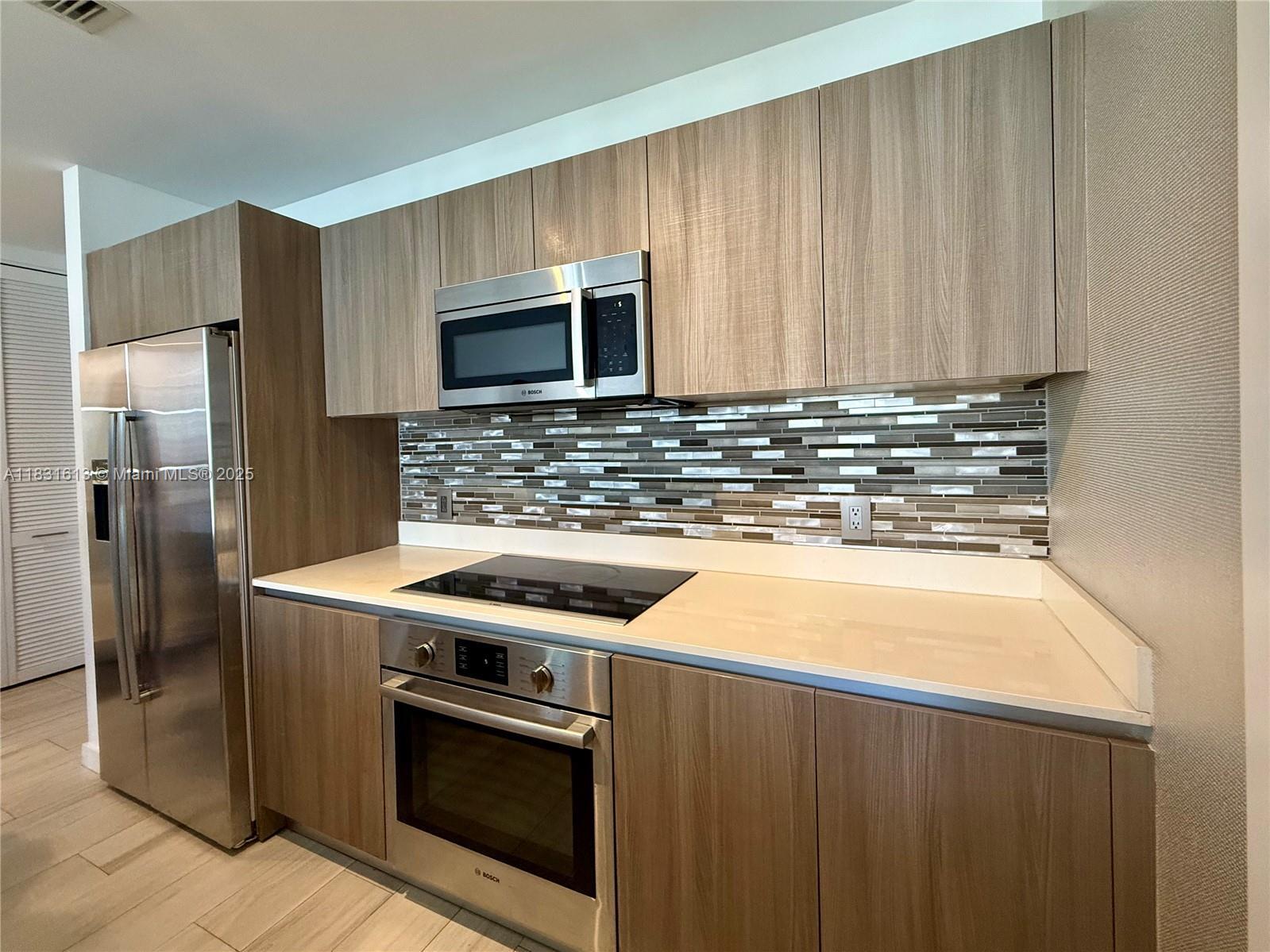 Property Photo: 201 SW 17th Rd 810 FL 33129
