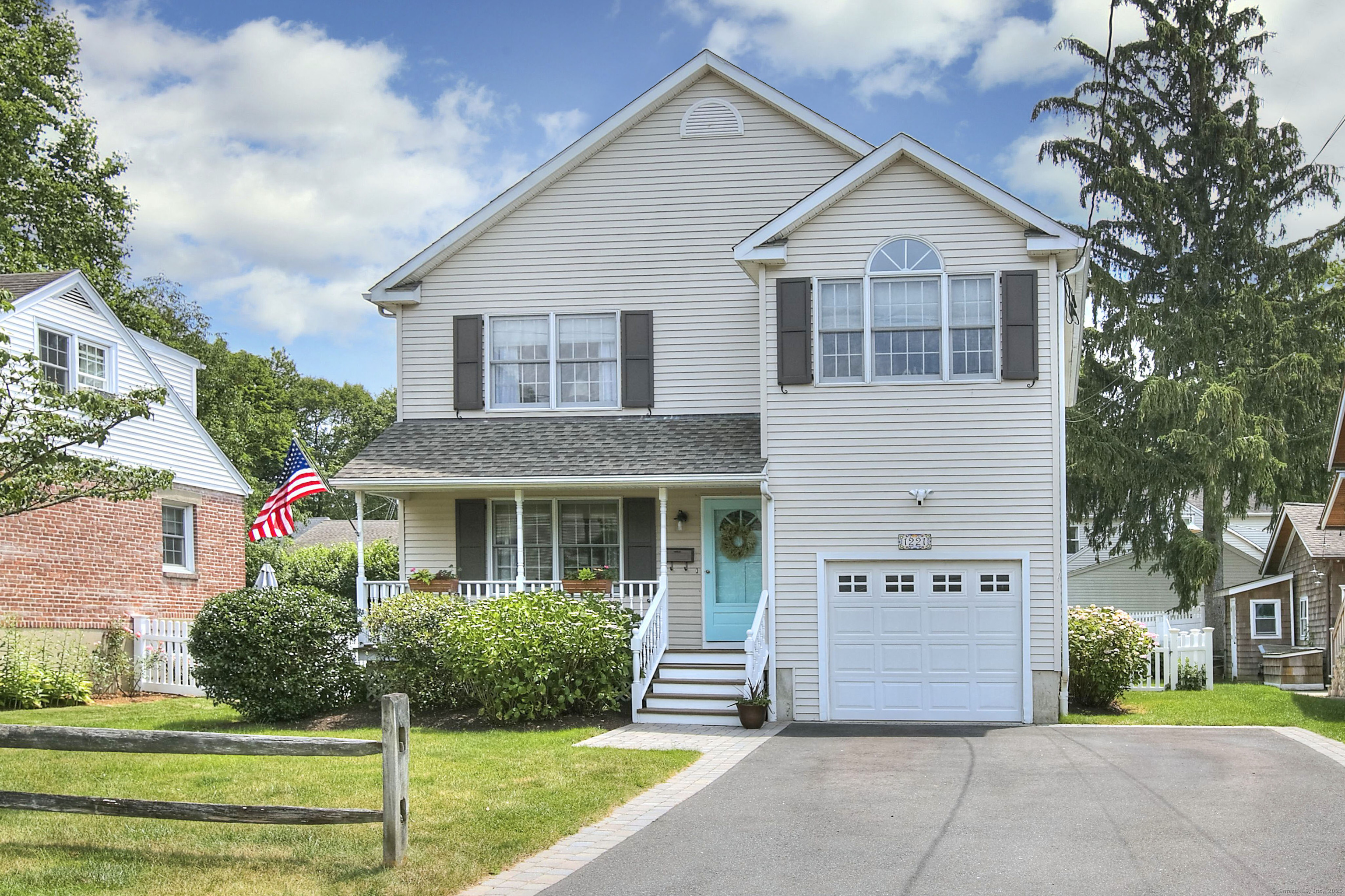 Property Photo:  1221 Merritt Street  CT 06825 