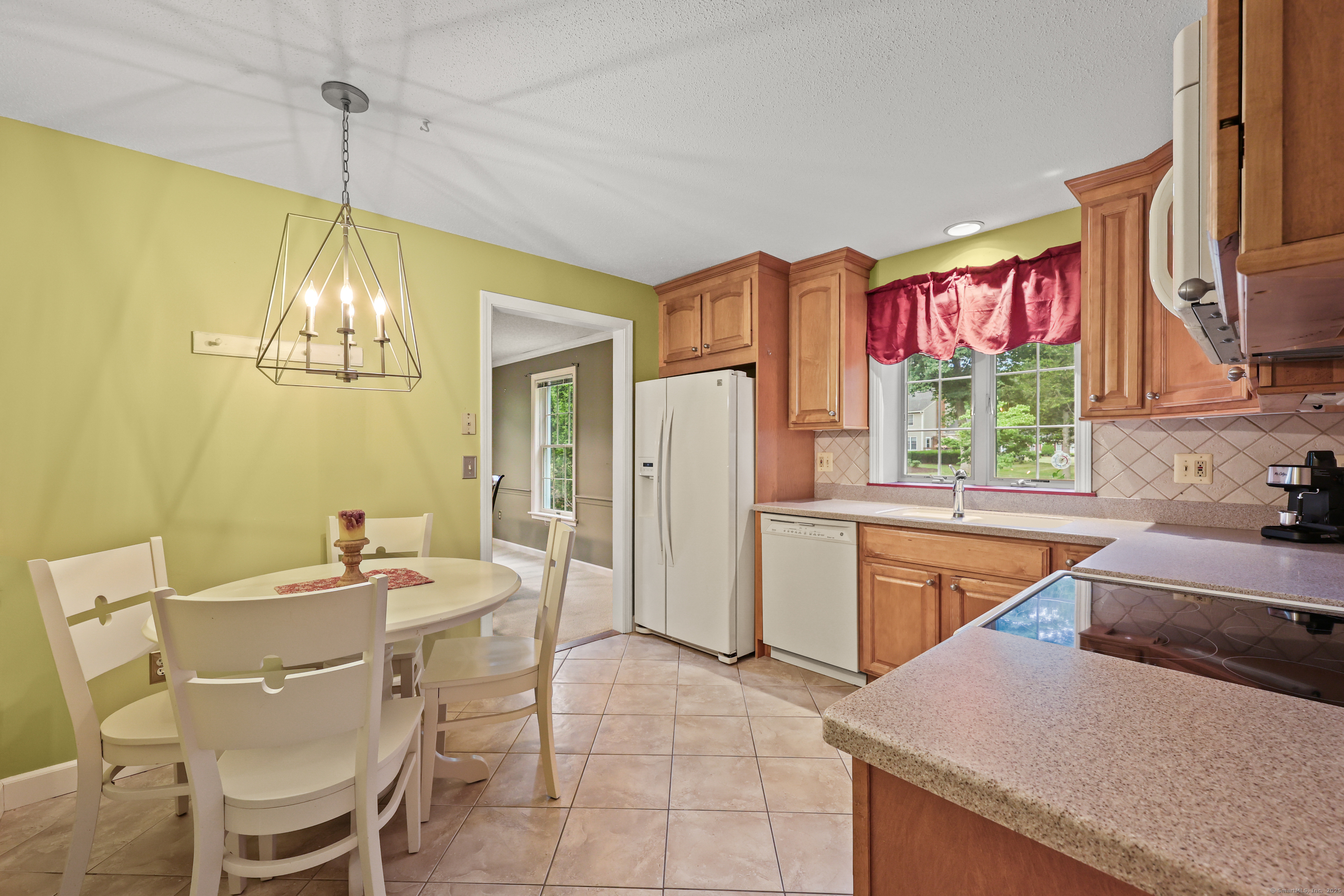 Property Photo: 100 Chandler CT 06095