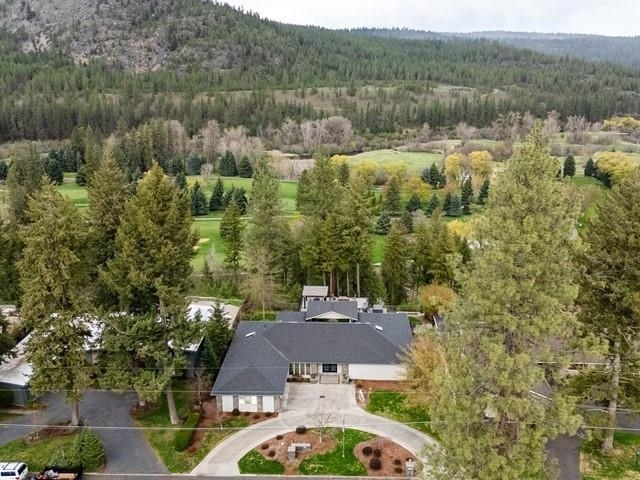 Property Photo: 1518 W Fairway Dr WA 99218