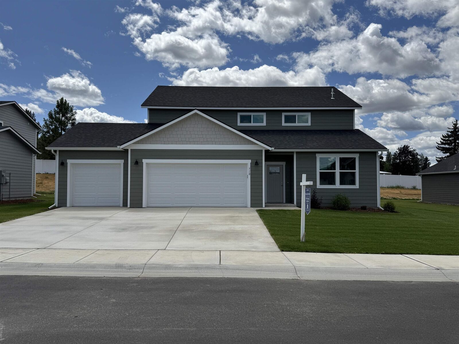 Property Photo: 710 E 4th Ave WA 99006