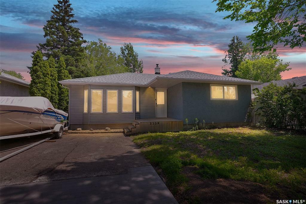 Property Photo:  333 Toronto Street N  SK S4R 2T7 