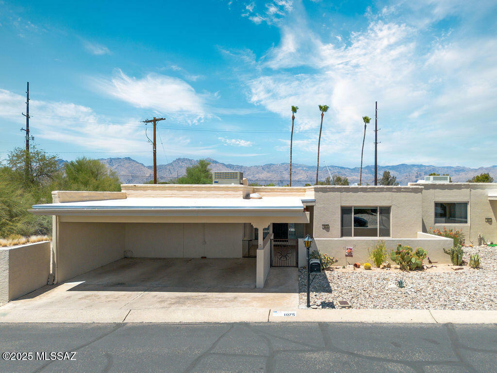 Property Photo: 1075 N Caribe Avenue AZ 85710