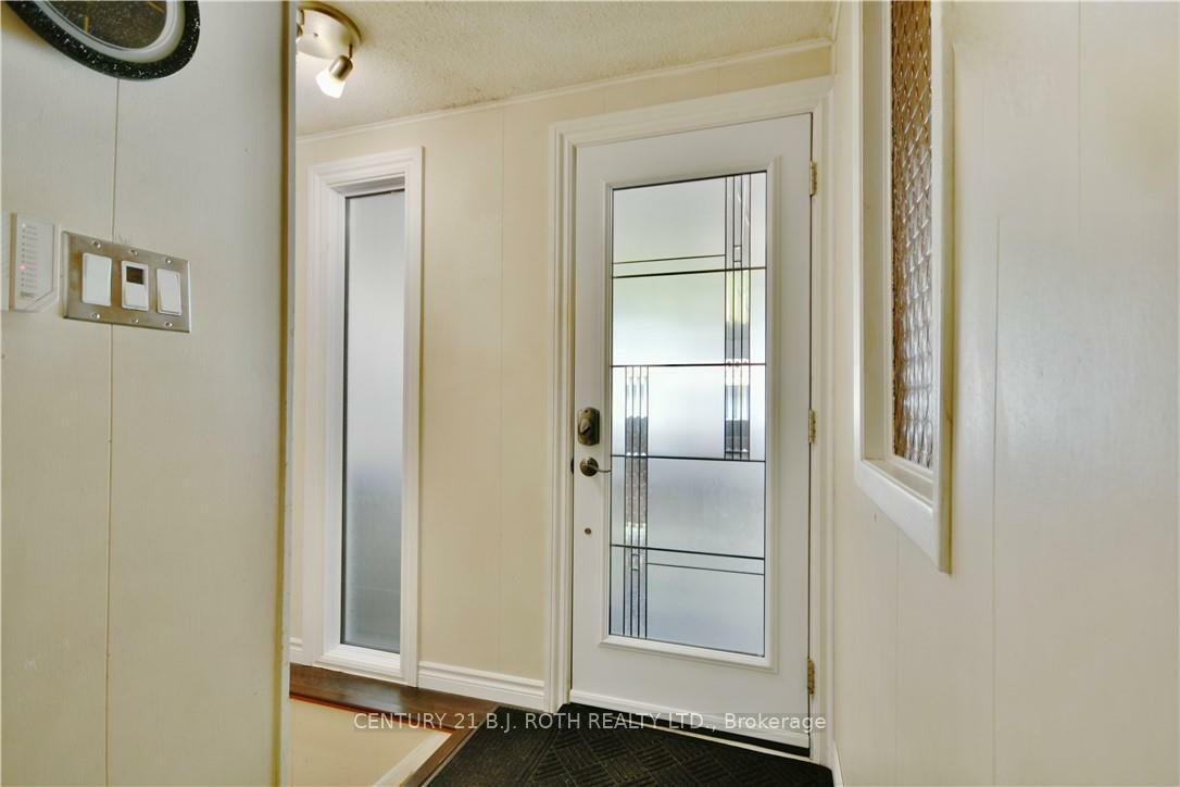 Property Photo:  624 Bayview Drive  ON L4R 2P5 