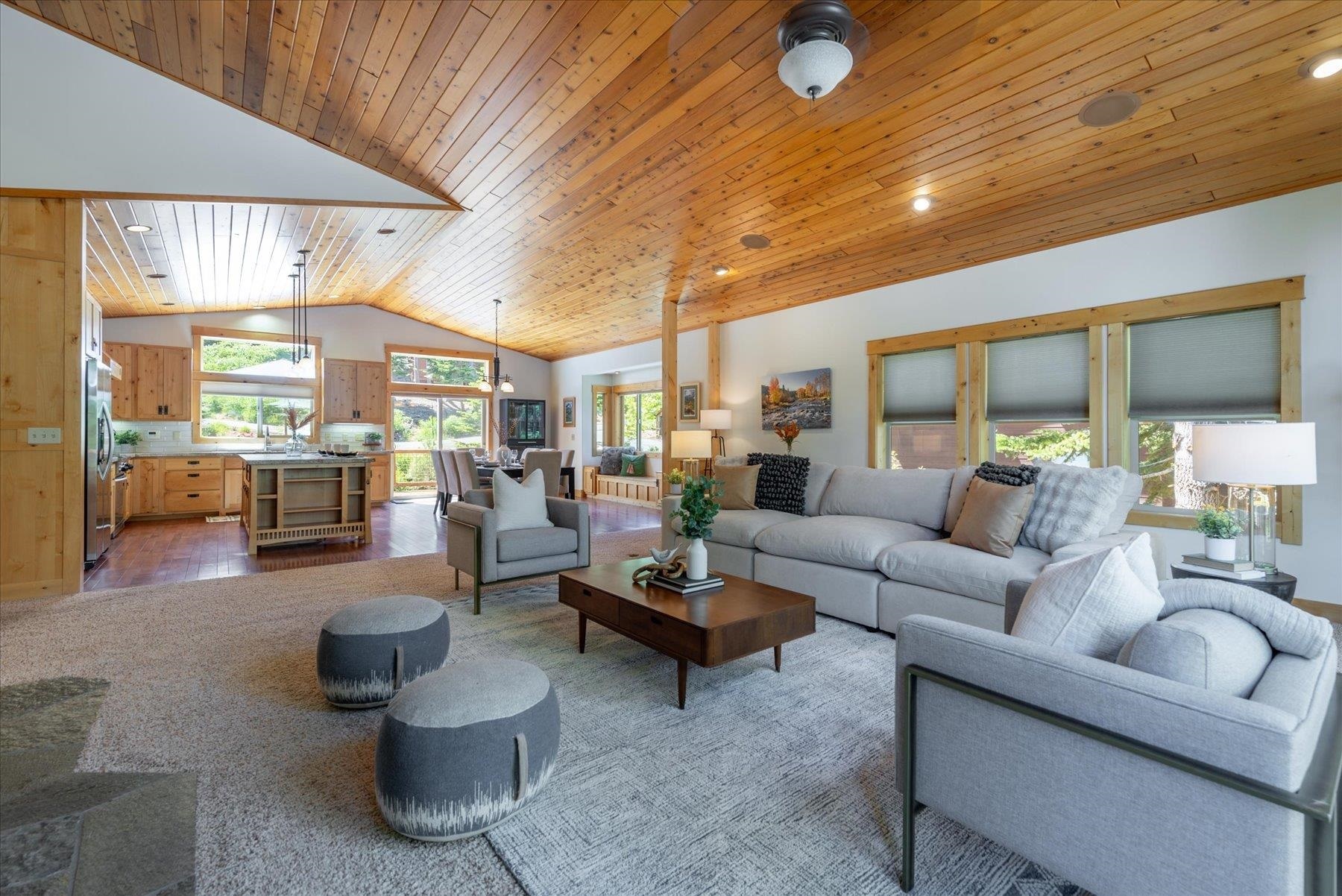 Property Photo:  14221 Skislope Way  CA 96161 