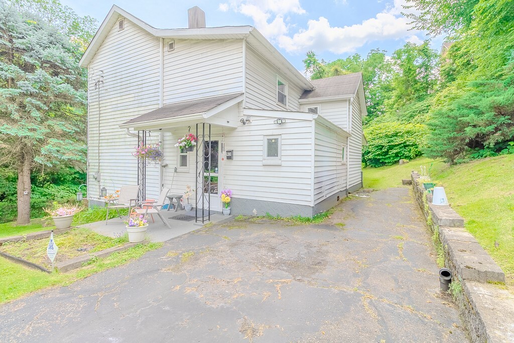 Property Photo: 93 Semmens St PA 15145