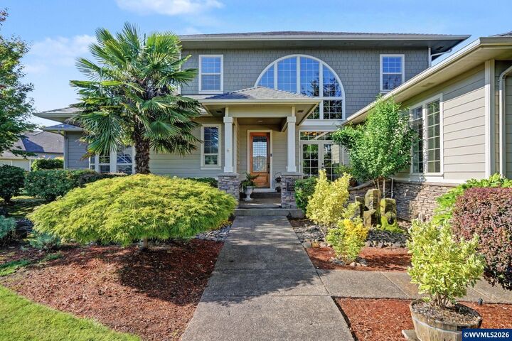 Property Photo:  1655 Mountain Dr  OR 97383 