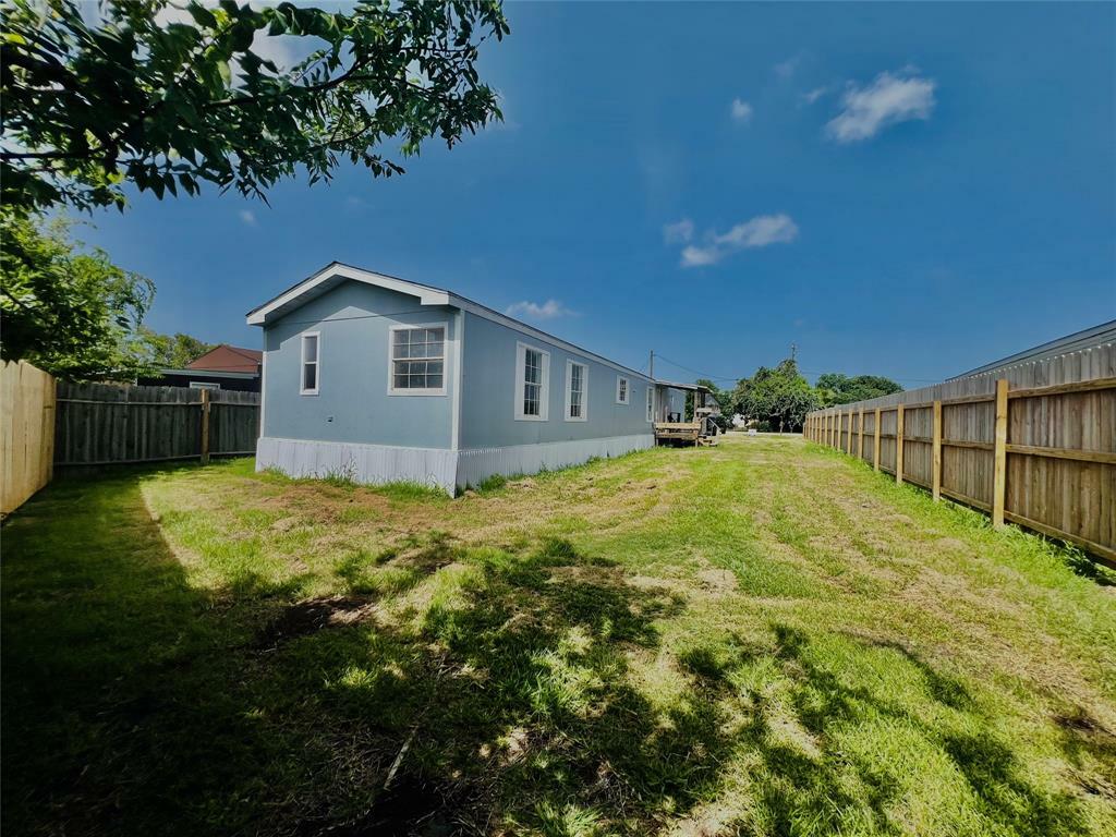 Property Photo: 2525 Oyster Creek Bend TX 77541