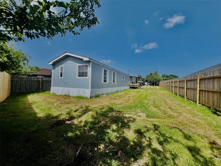 Property Photo:  2525 Oyster Creek Bend  TX 77541 