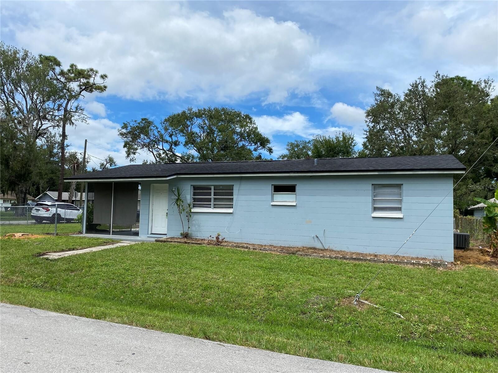 Property Photo: 7702 New York Drive FL 33619