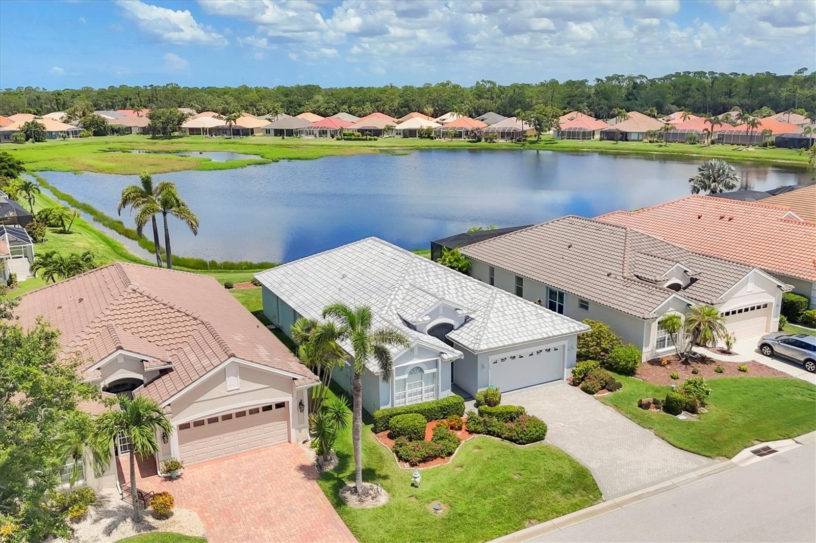 Property Photo: 809 Derbyshire Drive FL 34285