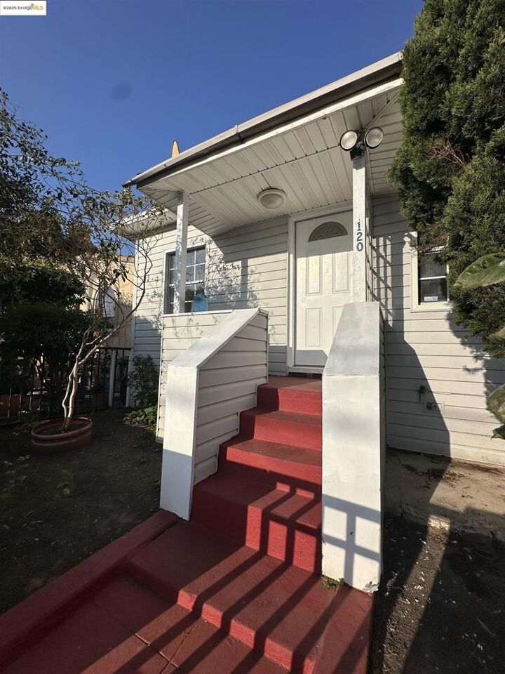 Property Photo: 120 16th St CA 94801