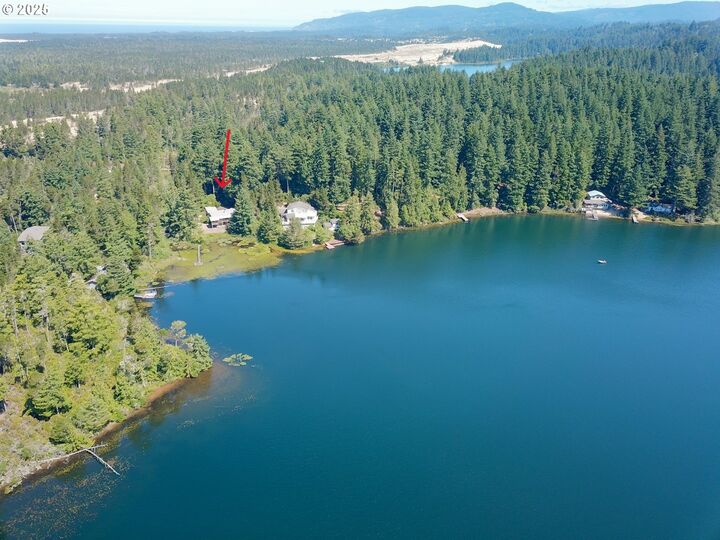 Property Photo: 5784 Martin Rd OR 97439