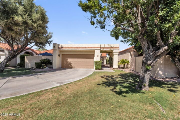 Property Photo: 10021 E Sunnyslope Lane AZ 85258